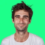 Julien Nuvaux Témoignage de Julien Nouveaux, mettant en avant l'efficacité et la rapidité des services de développement web et de référencement SEO de l'agence, recommandant une équipe jeune et dynamique.